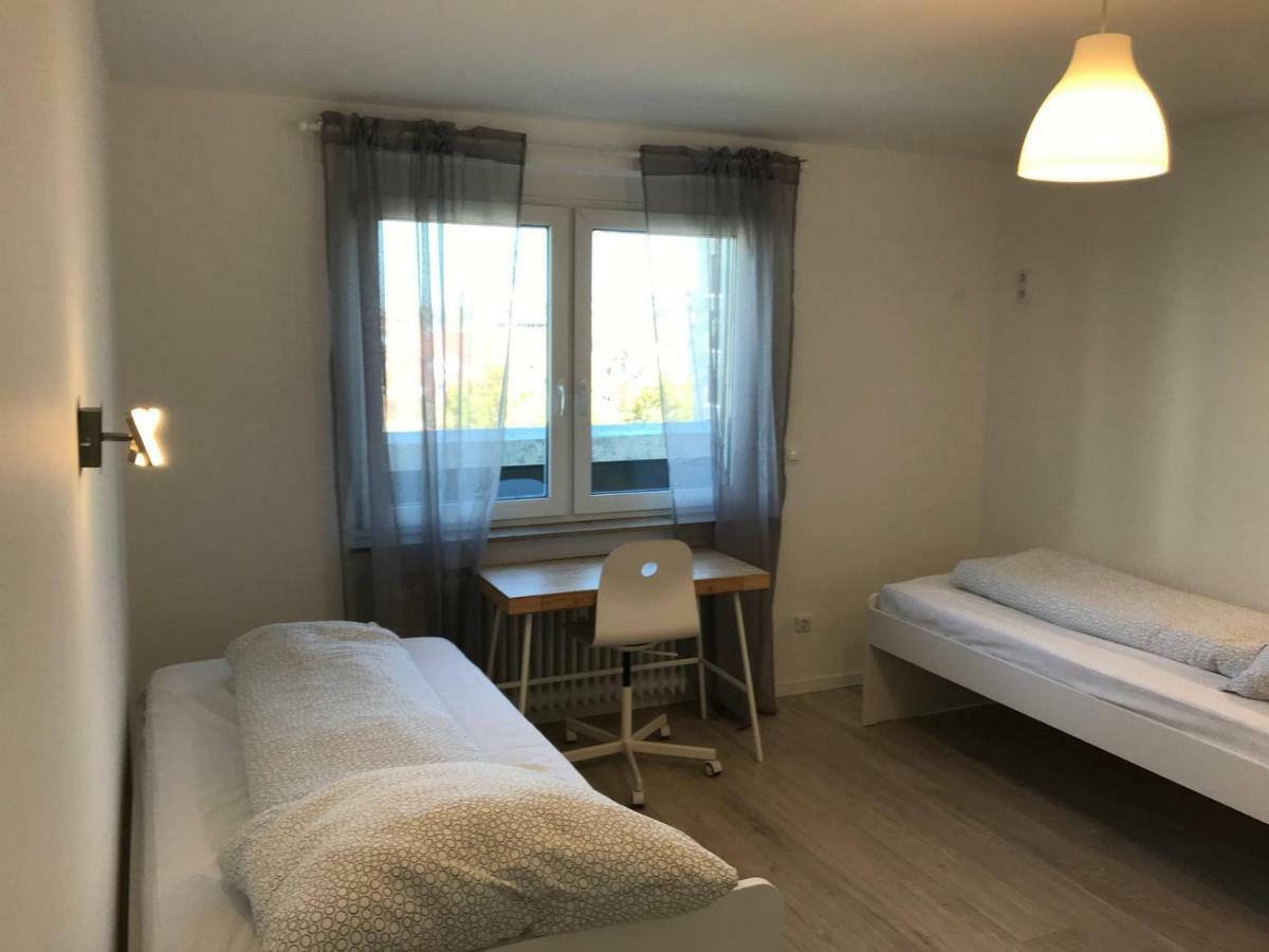 Pension QMT Reutlingen Exterior foto